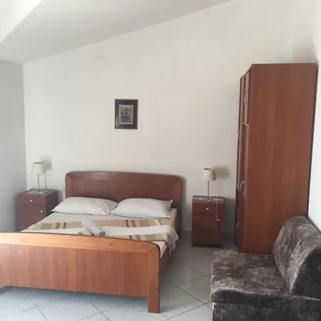 Krolo Drvenik (Split-Dalmatia)